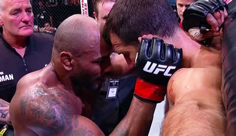 2 mma fighters kiss|Which two MMA fighters kissed during weigh